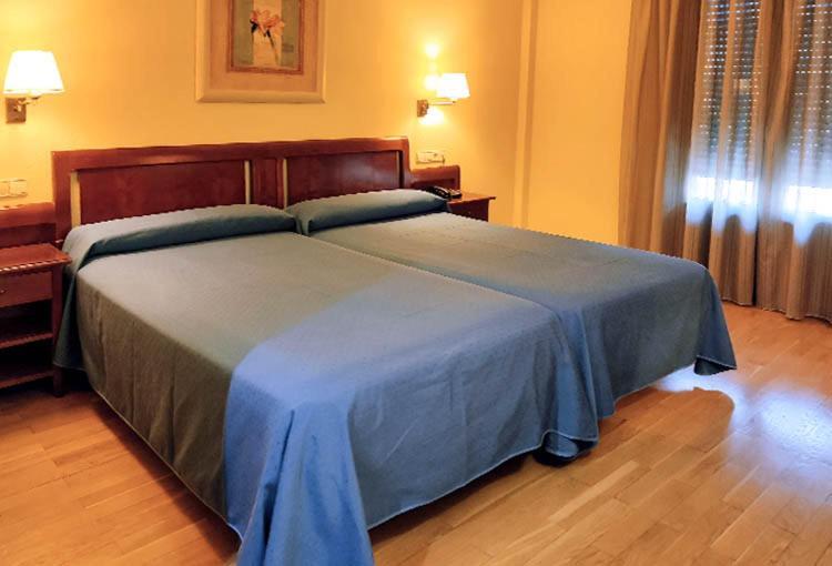 Hostal Plaza Mayor Torrejon de Ardoz Ngoại thất bức ảnh