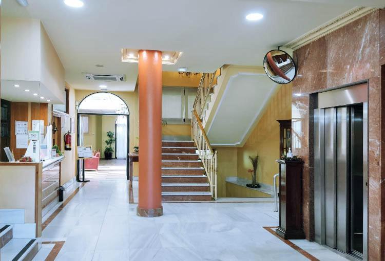 Hostal Plaza Mayor Torrejon de Ardoz Ngoại thất bức ảnh