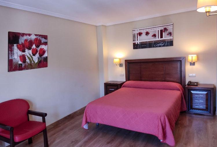 Hostal Plaza Mayor Torrejon de Ardoz Ngoại thất bức ảnh