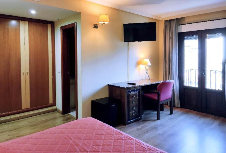 Hostal Plaza Mayor Torrejon de Ardoz Ngoại thất bức ảnh