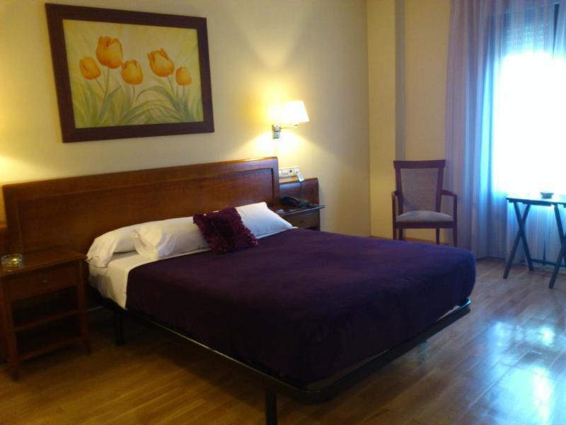Hostal Plaza Mayor Torrejon de Ardoz Ngoại thất bức ảnh